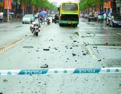 東莞一公交車發動機爆炸致9人傷 疑因零件老舊