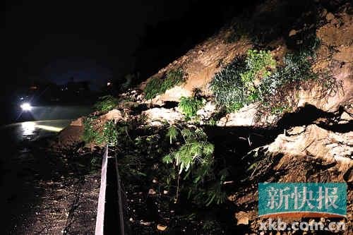 從化山體塌方截?cái)?05國(guó)道 目擊者稱(chēng)像地震