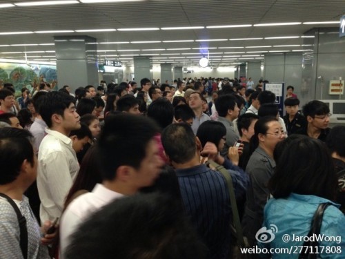 北京地鐵4號線今晨早高峰發生故障 大批乘客滯留 