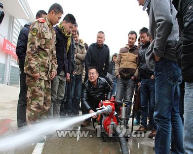 湖南懷化:政府專項(xiàng)撥款39臺(tái)機(jī)動(dòng)泵發(fā)放到鄉(xiāng)