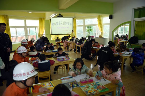 幼兒園中小學(xué)校開展消防宣傳