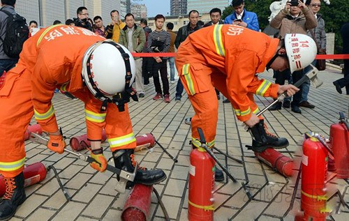 福州1249家單位使用不合格消防產品　銷毀300度套